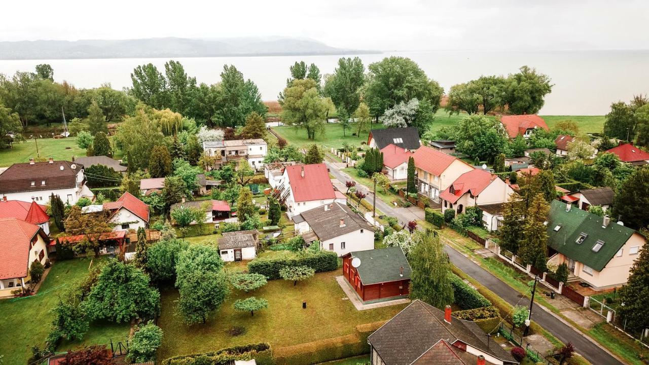 Lake House Farsang Balatonberény Esterno foto