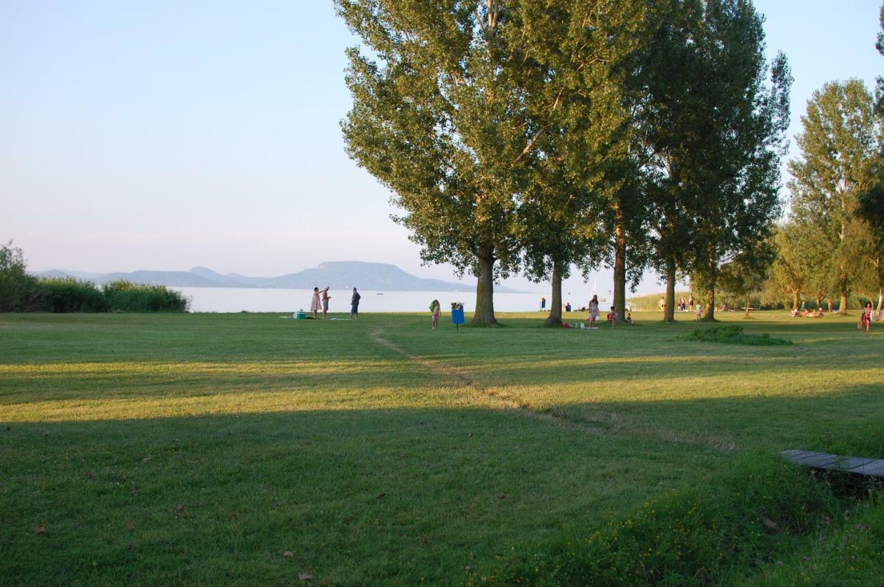 Lake House Farsang Balatonberény Esterno foto